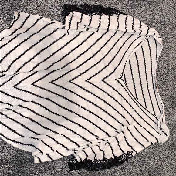 Light sweater - Picture 1 of 3